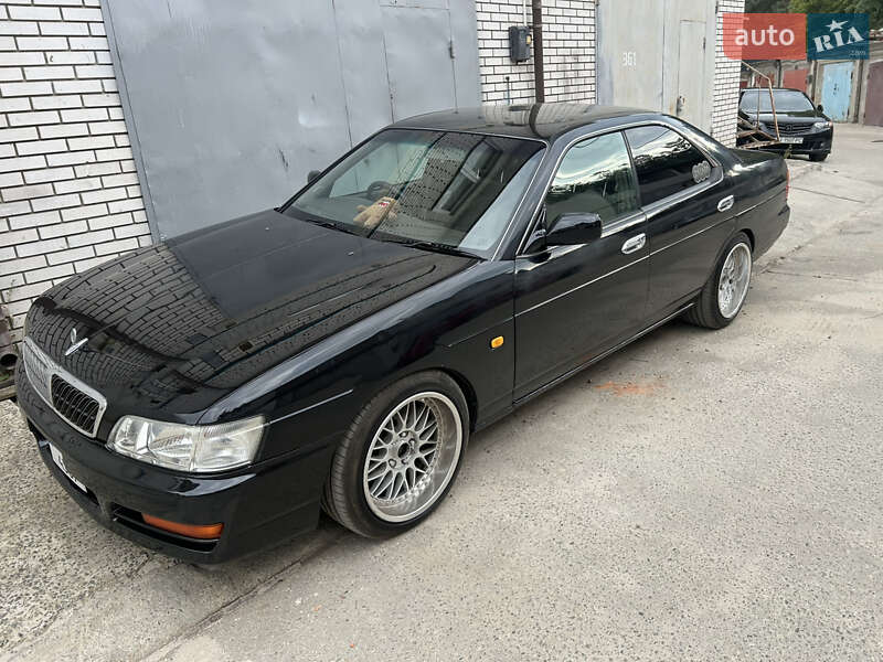 Седан Nissan Laurel 2001 в Киеве