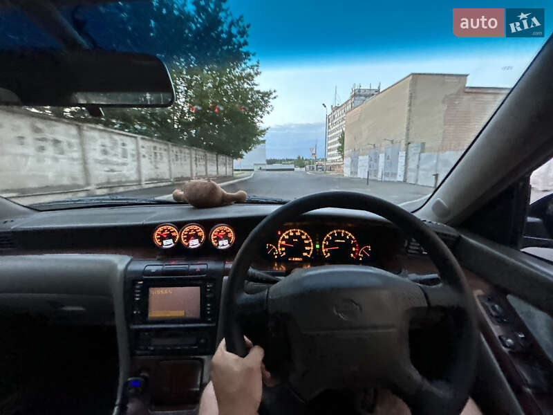 Седан Nissan Laurel 2001 в Киеве