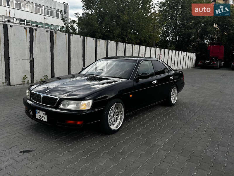 Седан Nissan Laurel 2001 в Киеве