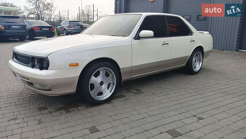 Седан Nissan Laurel 1993 в Одесі