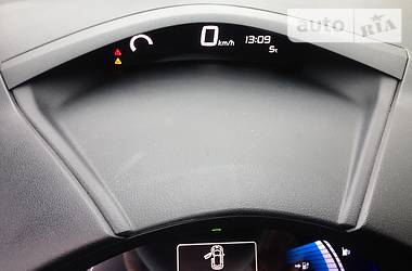 Седан Nissan Leaf 2015 в Киеве