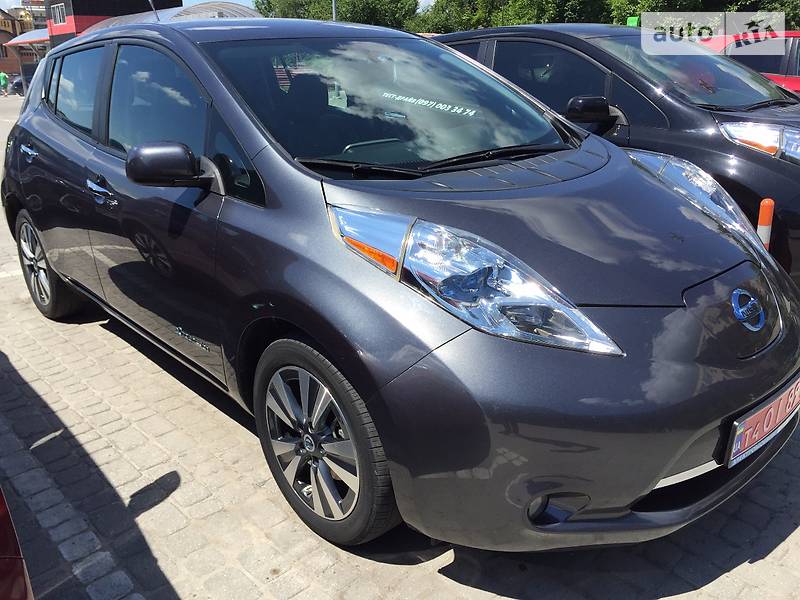 Хэтчбек Nissan Leaf 2013 в Львове