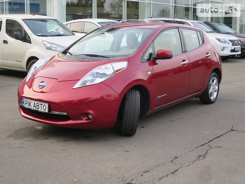 Хэтчбек Nissan Leaf 2012 в Киеве