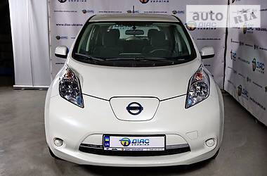 Хэтчбек Nissan Leaf 2015 в Киеве