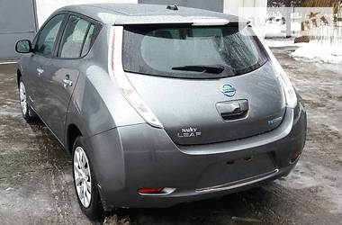 Хетчбек Nissan Leaf 2015 в Полтаві