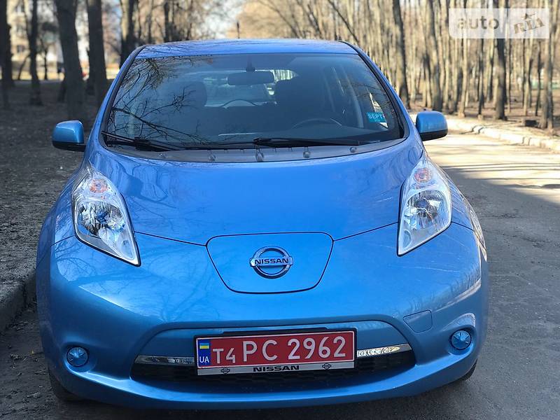 Nissan Leaf 2013 року