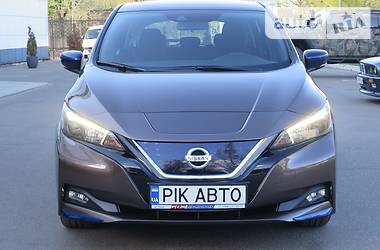 Хэтчбек Nissan Leaf 2019 в Киеве