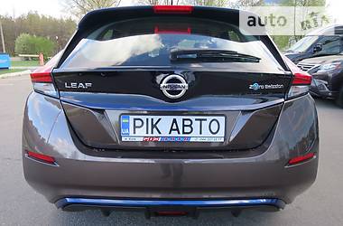 Хэтчбек Nissan Leaf 2019 в Киеве