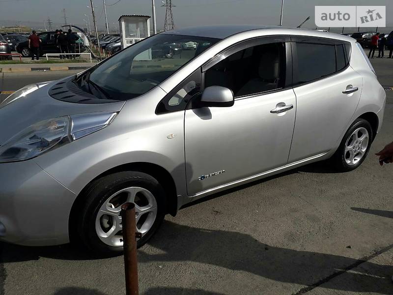 Nissan Leaf 2010 року