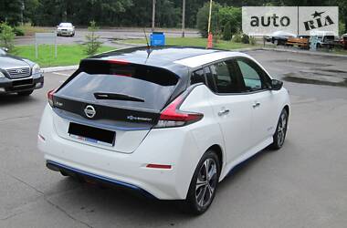 Хэтчбек Nissan Leaf 2018 в Киеве