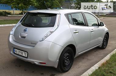 Хэтчбек Nissan Leaf 2013 в Киеве