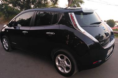 Хэтчбек Nissan Leaf 2015 в Одессе