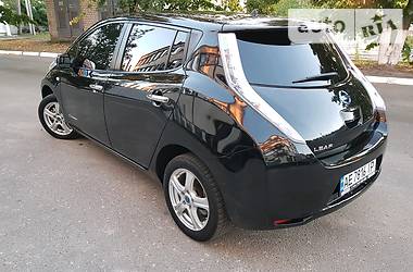 Хэтчбек Nissan Leaf 2011 в Днепре