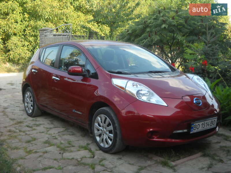 Хетчбек Nissan Leaf 2015 в Чорткові