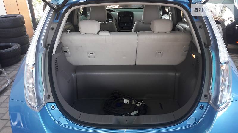 Хетчбек Nissan Leaf 2011 в Кривому Розі