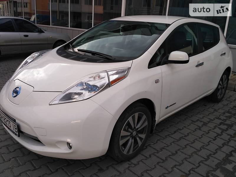 Хэтчбек Nissan Leaf 2015 в Одессе