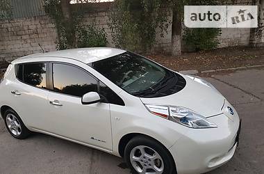 Хэтчбек Nissan Leaf 2011 в Днепре