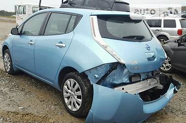 Седан Nissan Leaf 2015 в Тернополе