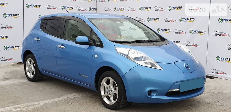 Хэтчбек Nissan Leaf 2012 в Мариуполе