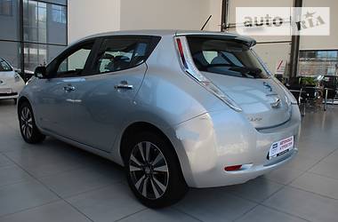 Хэтчбек Nissan Leaf 2015 в Киеве