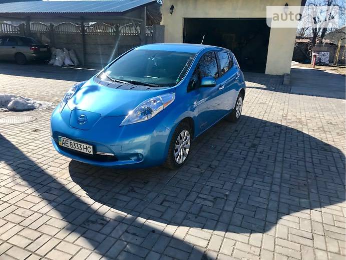 Хетчбек Nissan Leaf 2013 в Кам'янському