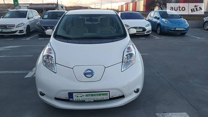 Хэтчбек Nissan Leaf 2015 в Киеве