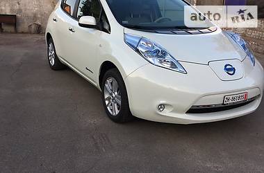 Хетчбек Nissan Leaf 2013 в Чернігові