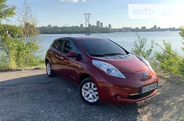 Хетчбек Nissan Leaf 2013 в Дніпрі