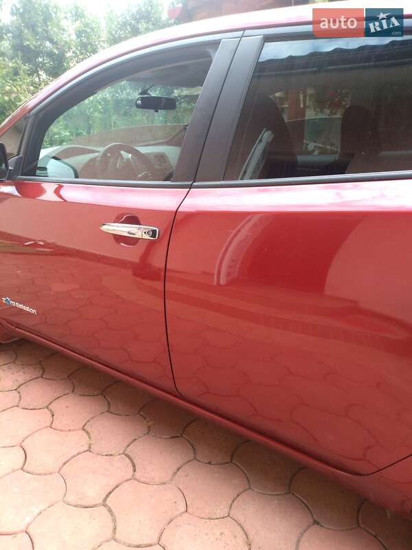 Універсал Nissan Leaf 2013 в Мукачевому