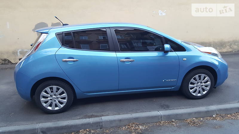 Хэтчбек Nissan Leaf 2013 в Одессе