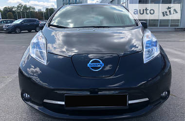 Хетчбек Nissan Leaf 2015 в 