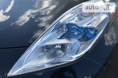 Хетчбек Nissan Leaf 2015 в 