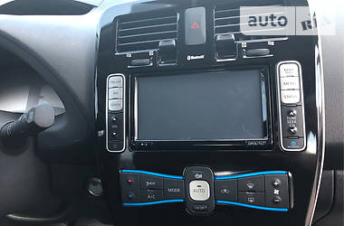 Хетчбек Nissan Leaf 2015 в 