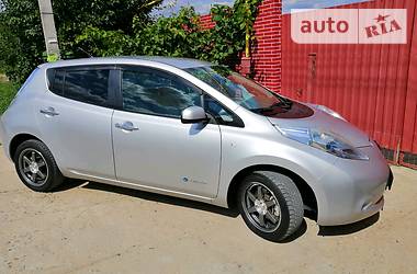 Хэтчбек Nissan Leaf 2011 в Одессе