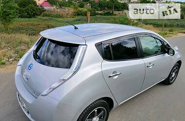 Хэтчбек Nissan Leaf 2011 в Одессе