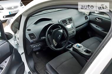 Седан Nissan Leaf 2015 в Киеве