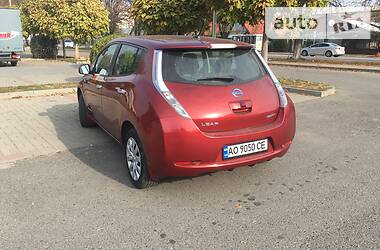 Седан Nissan Leaf 2013 в Ужгороде
