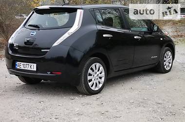 Хэтчбек Nissan Leaf 2014 в Днепре