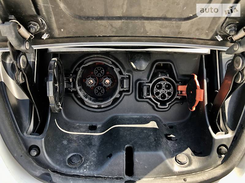 Хетчбек Nissan Leaf 2013 в Києві