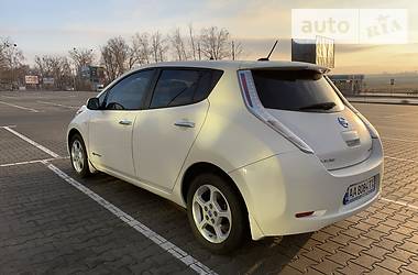 Хэтчбек Nissan Leaf 2013 в Киеве