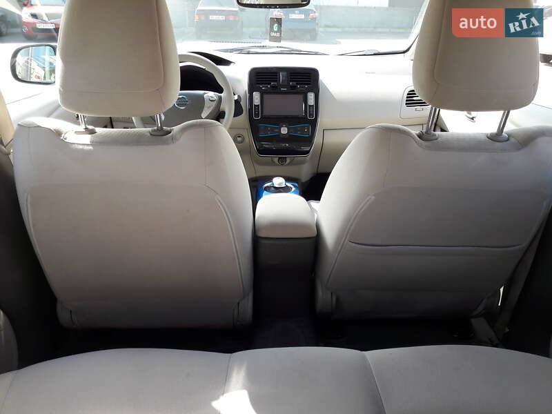 Хетчбек Nissan Leaf 2011 в Миколаєві