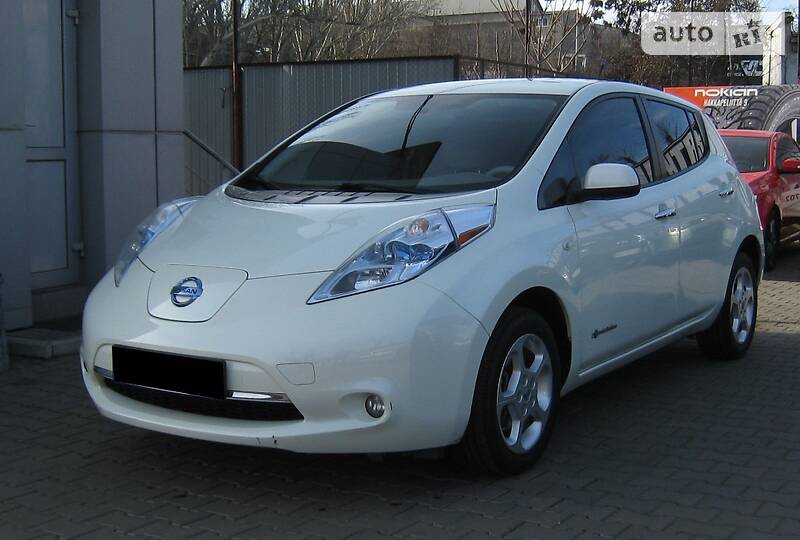Хетчбек Nissan Leaf 2012 в 