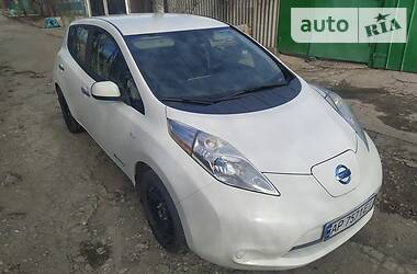 Хетчбек Nissan Leaf 2014 в 