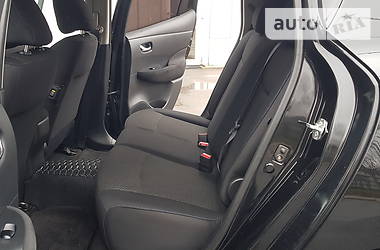Хетчбек Nissan Leaf 2013 в 