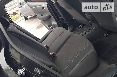 Хетчбек Nissan Leaf 2013 в 