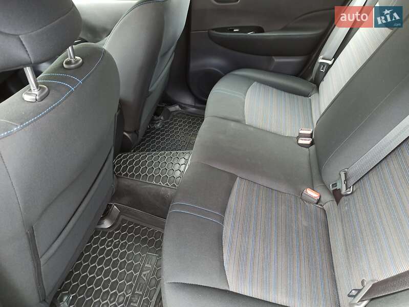 Хетчбек Nissan Leaf 2018 в Шептицькому