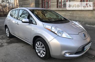 Хетчбек Nissan Leaf 2016 в 
