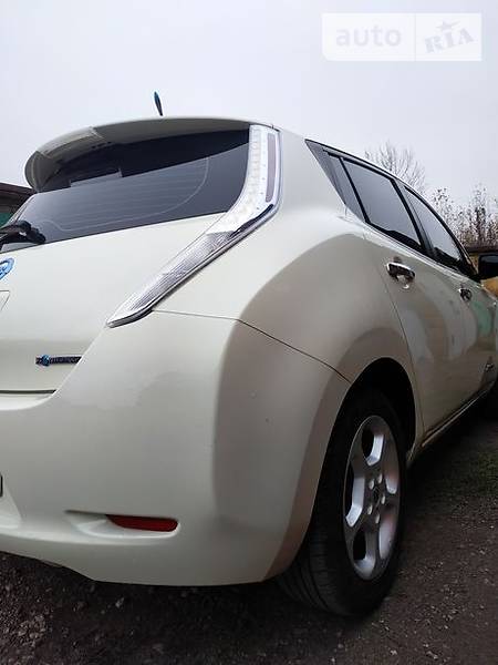 Универсал Nissan Leaf 2011 в Мариуполе