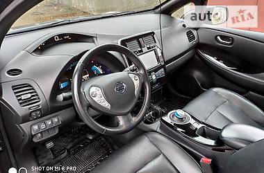 Хетчбек Nissan Leaf 2013 в 