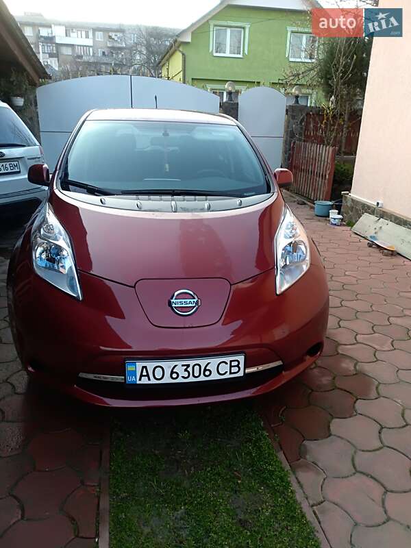 Універсал Nissan Leaf 2013 в Мукачевому